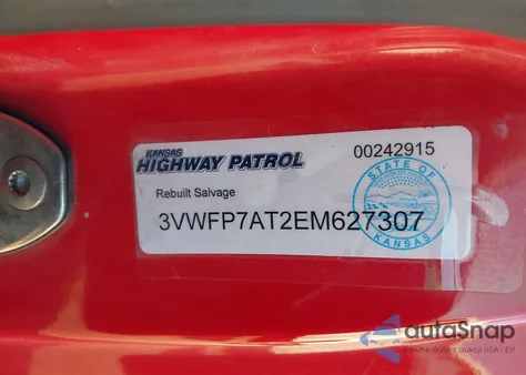 2014 Volkswagen Beetle 2.5L Entry из США, поврежденный, VIN 3VWFP7AT2EM627307